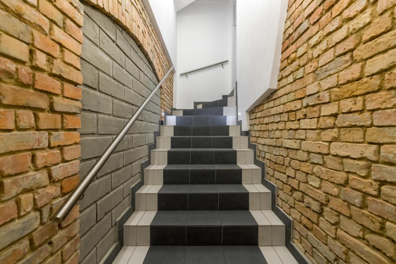Underground Level Apartments Strzalowa By Renters 波兹南 外观 照片